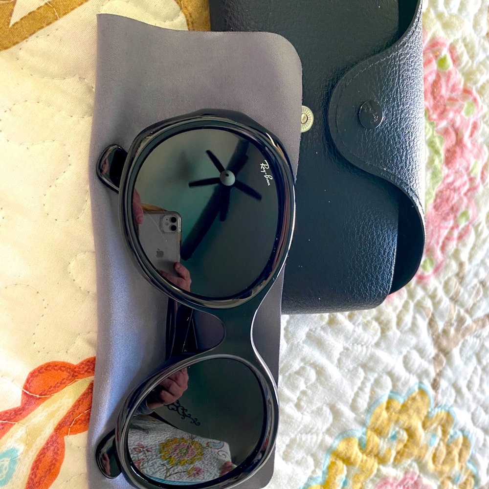 Jackie O Ray•Bans